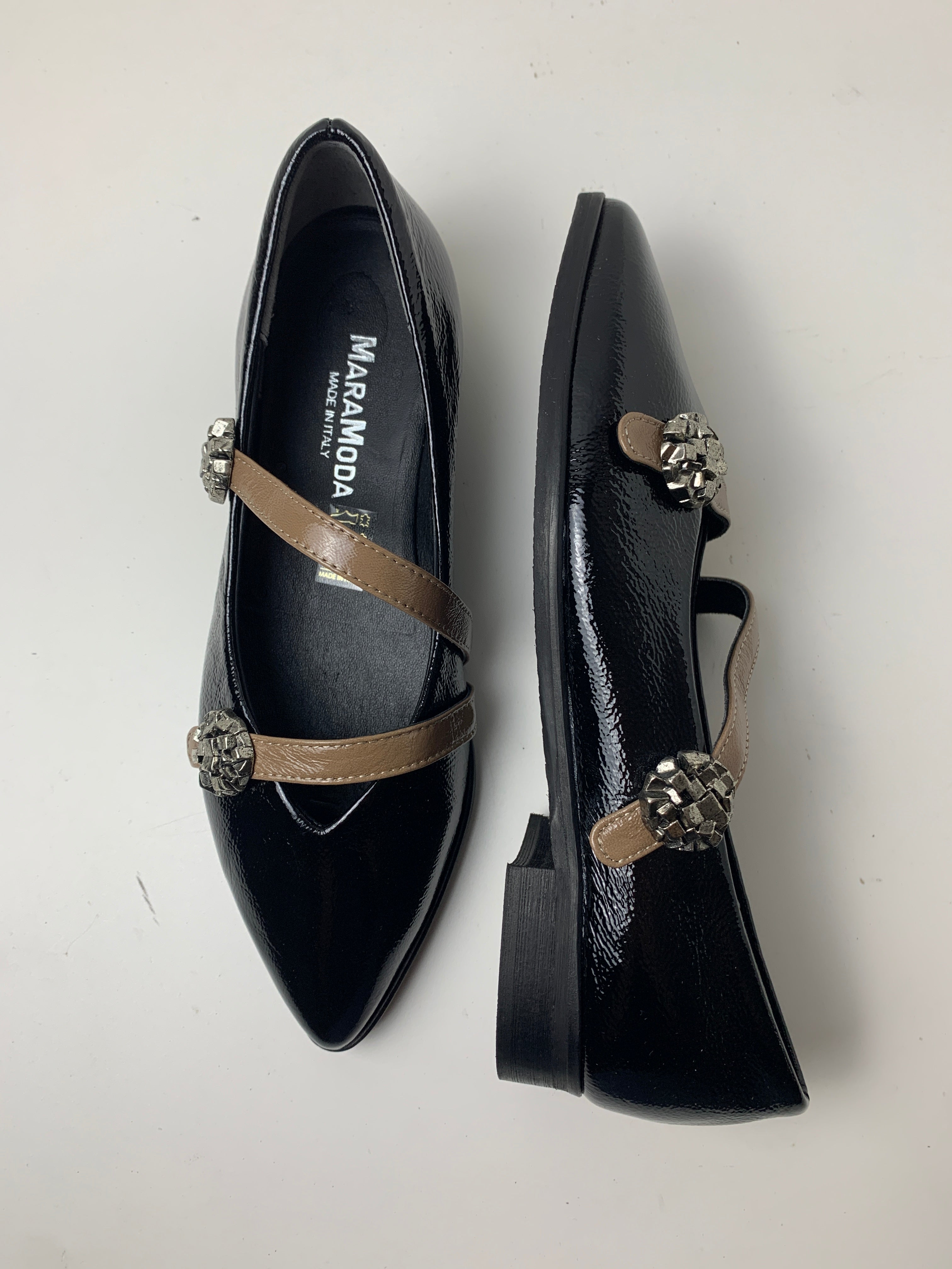 Ballerina Luna in vernice con cinturini