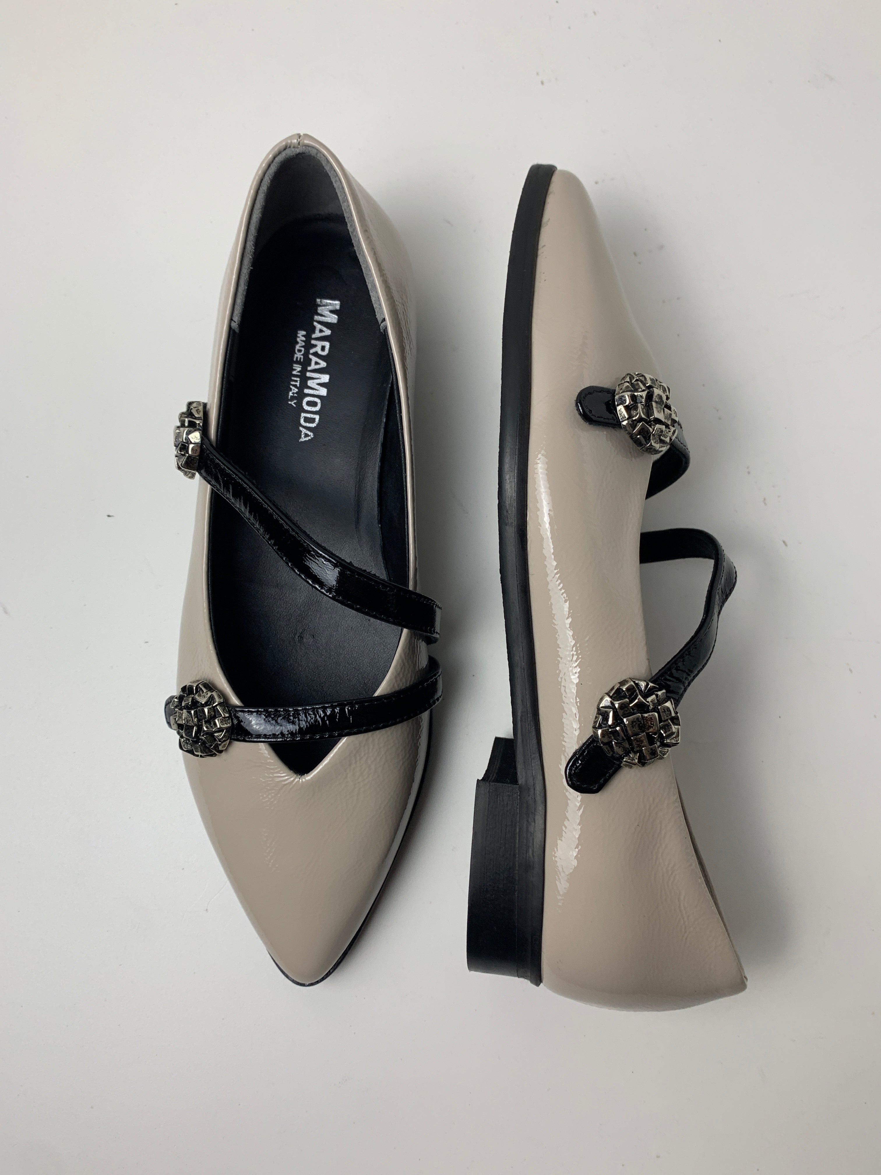 Ballerina Luna in vernice con cinturini