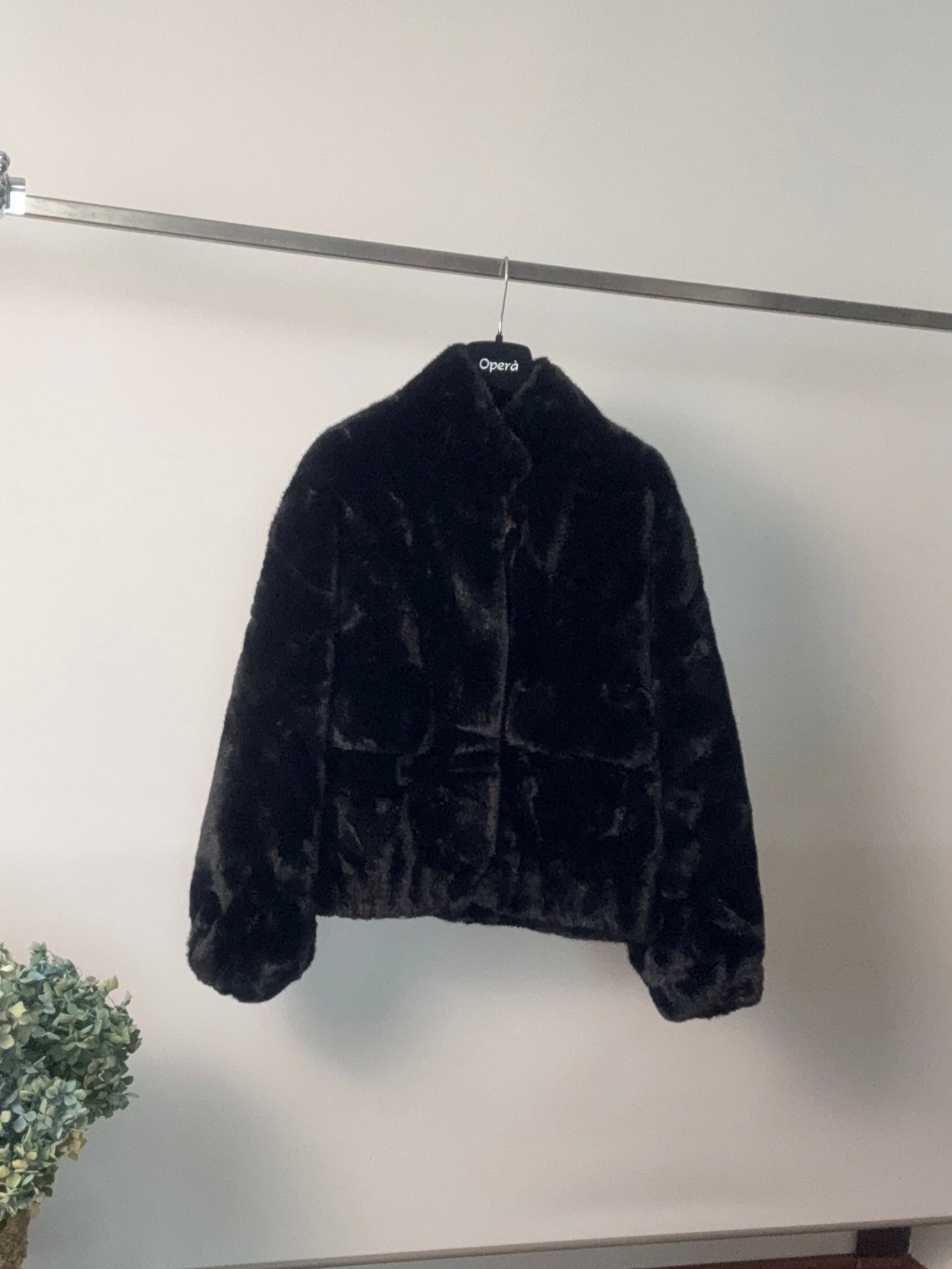 Bomber in ecopelliccia con tasche