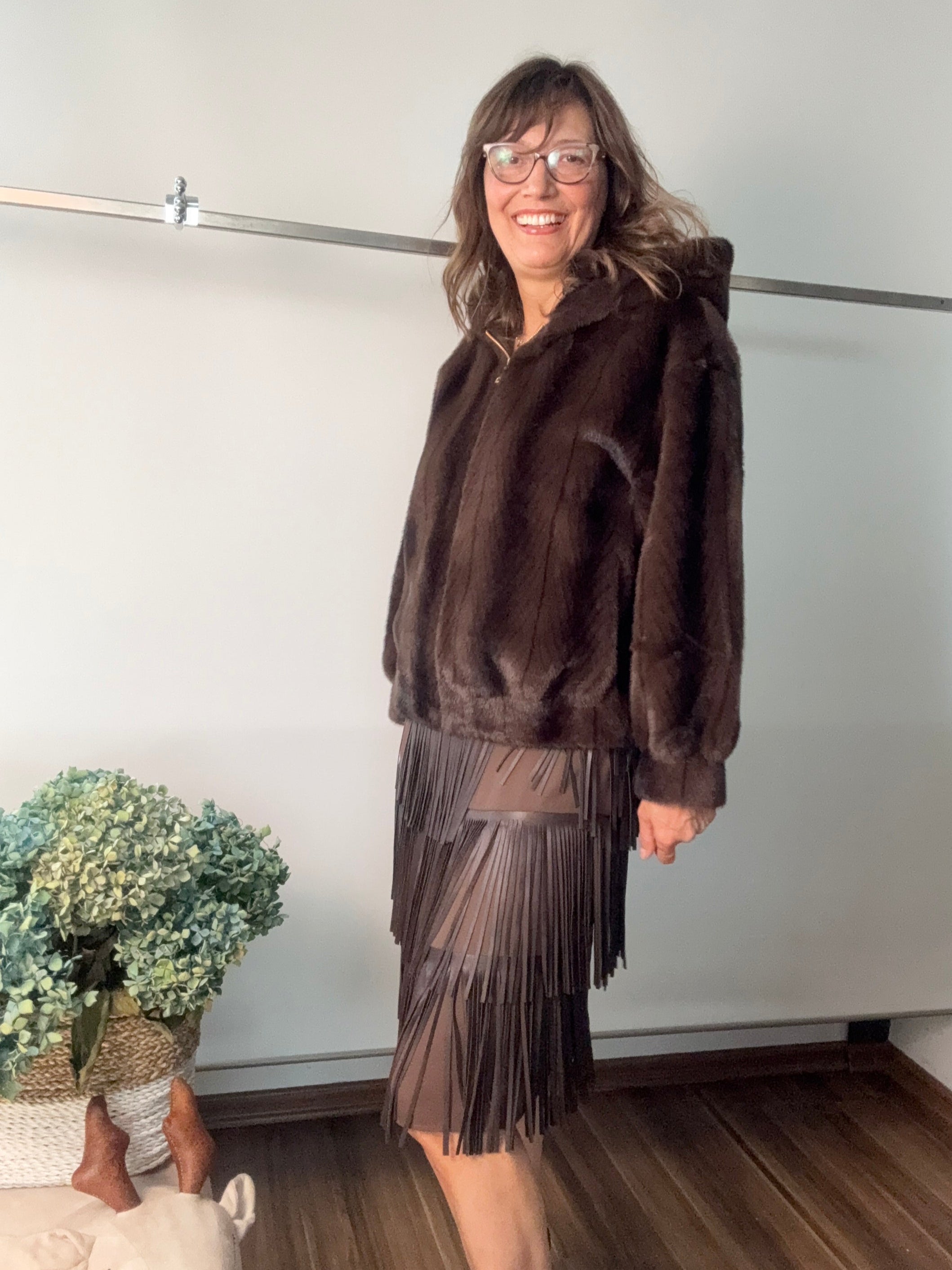 Bomber in ecopelliccia con cappuccio