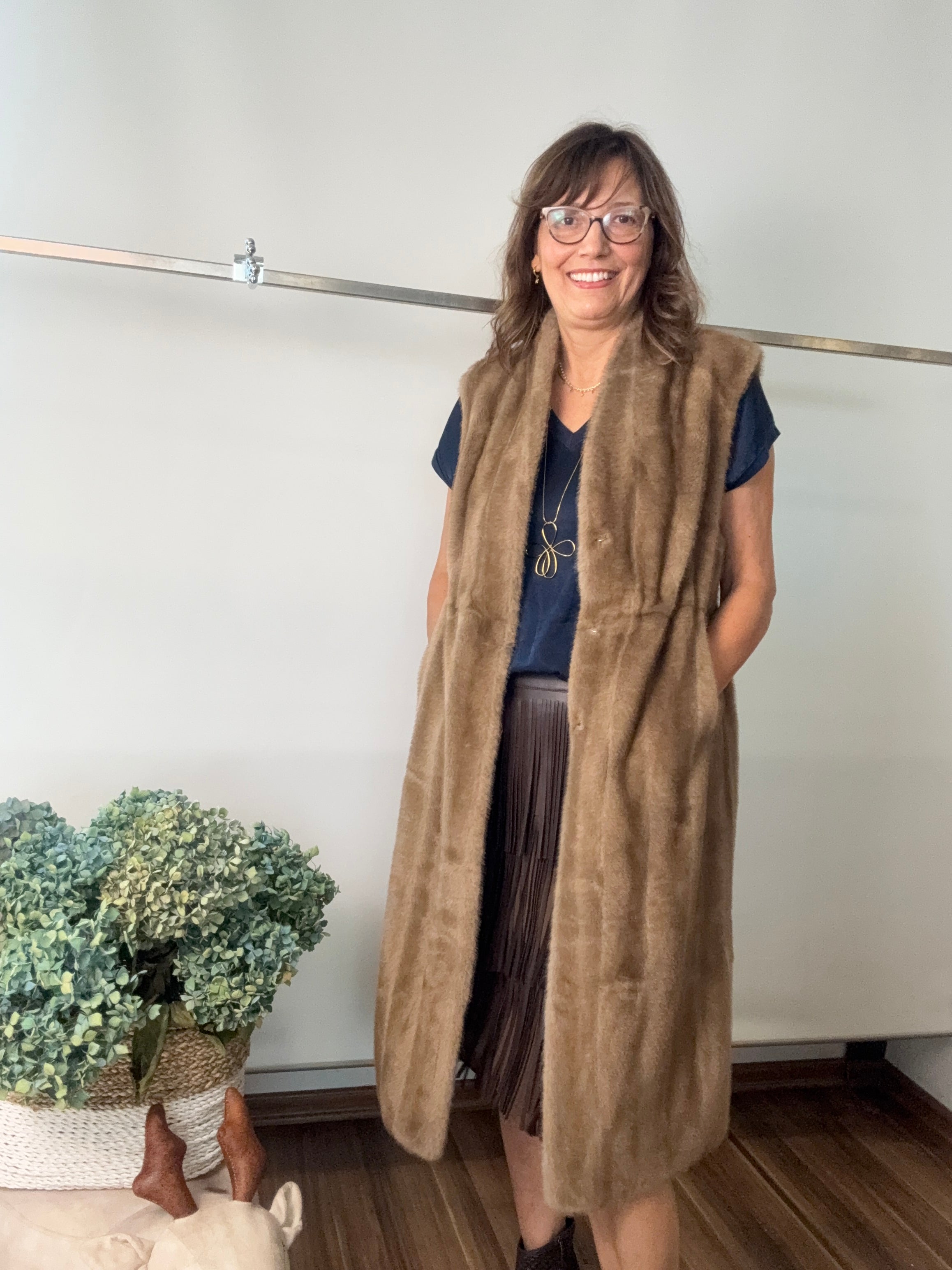 Gilet lungo in ecopelliccia