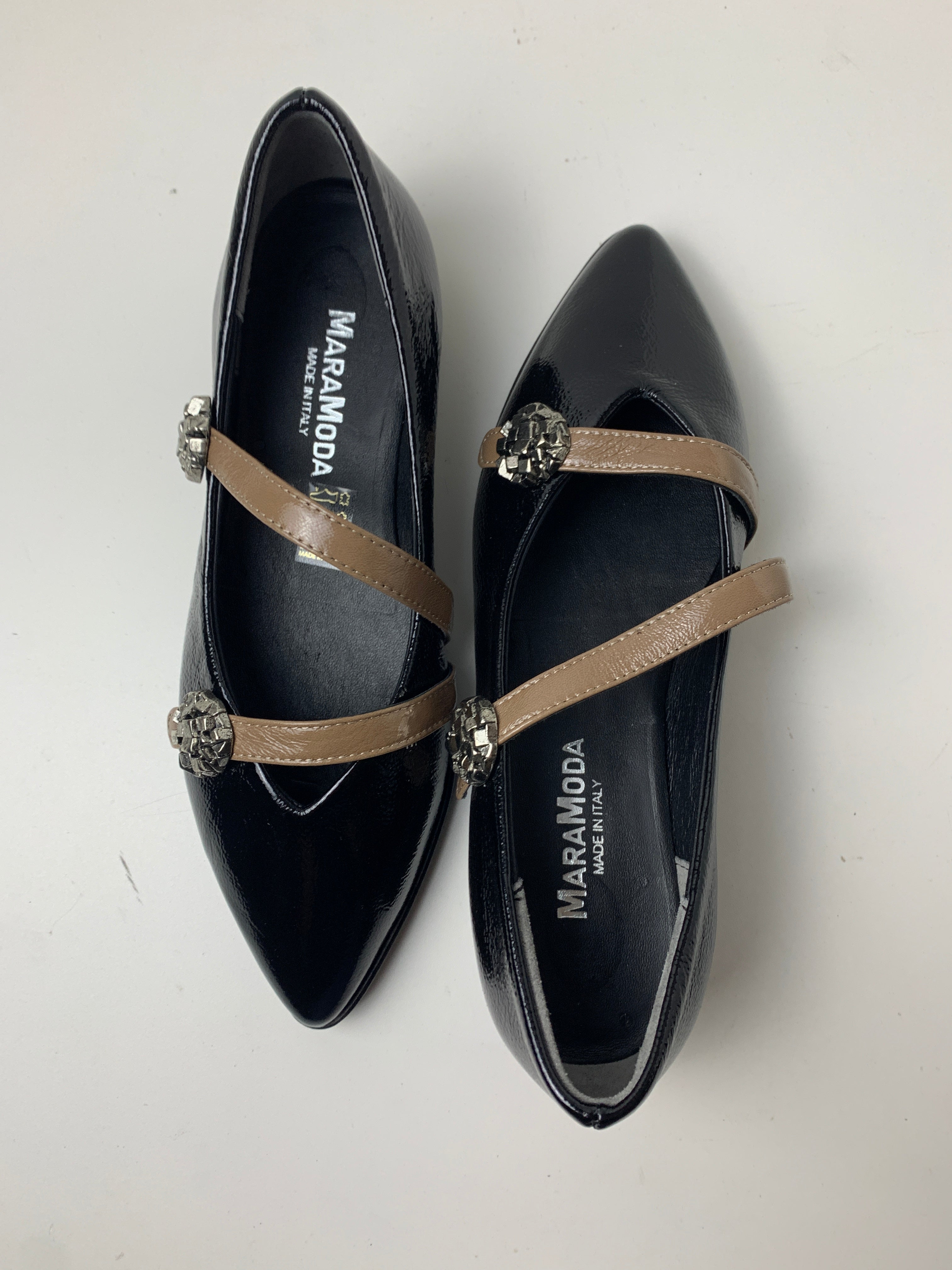 Ballerina Luna in vernice con cinturini