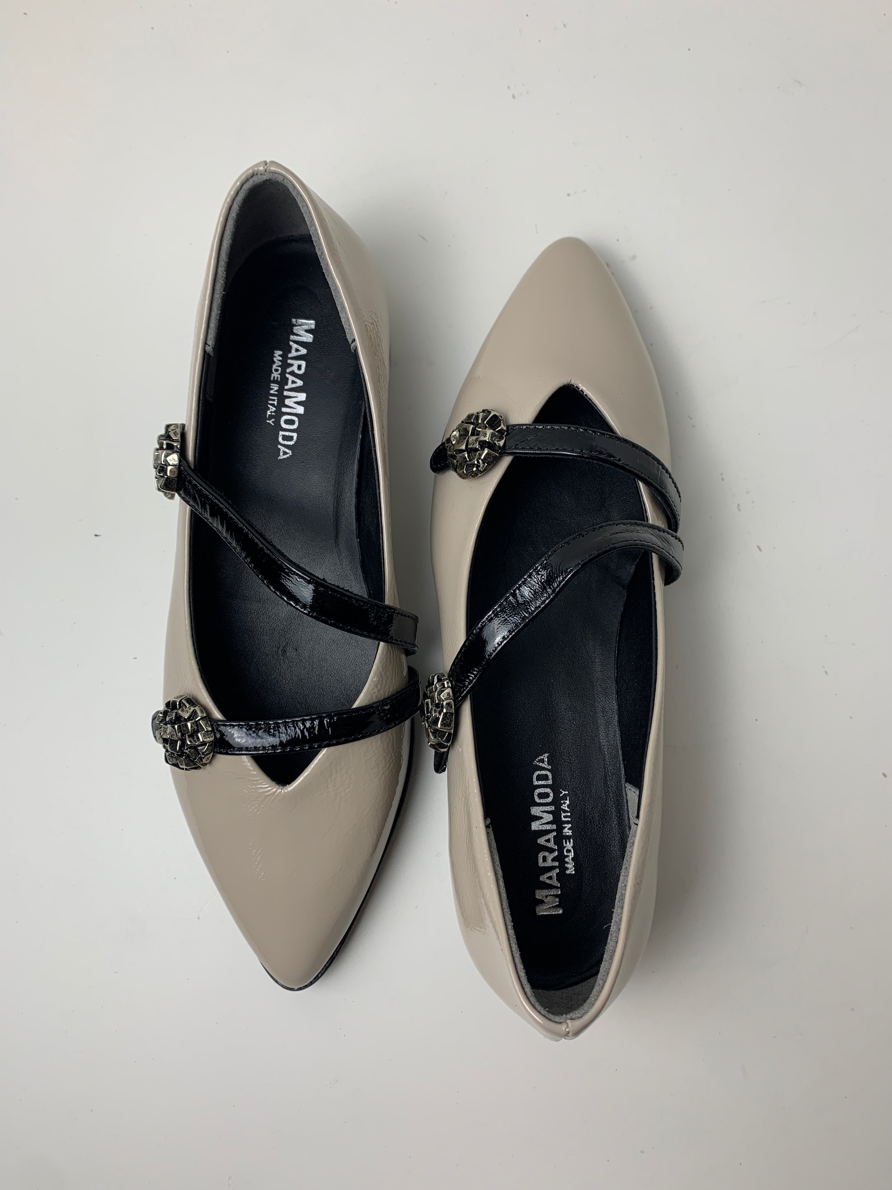 Ballerina Luna in vernice con cinturini