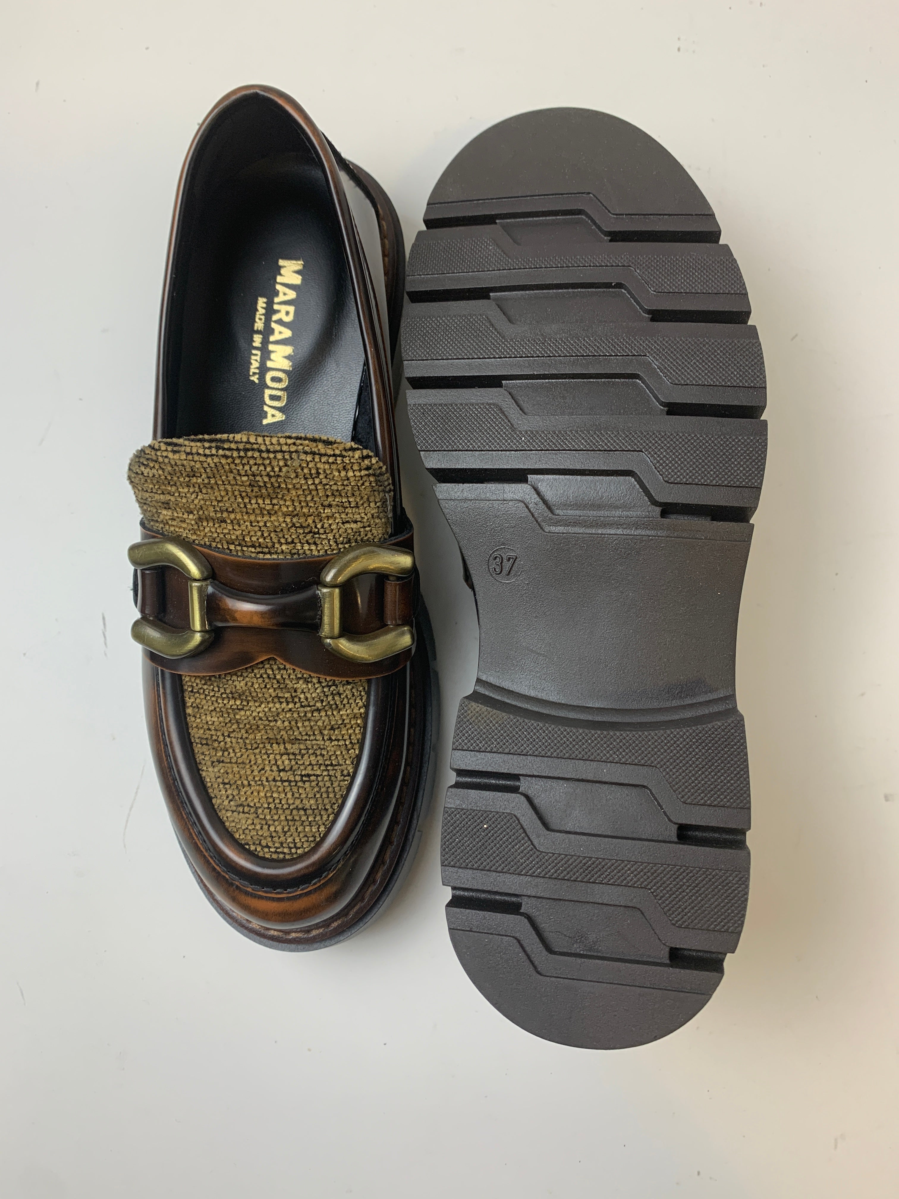 Mocassino Diana con inserti in velluto e pelle spazzolata
