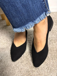Ballerina Paola in pelle scamosciata nera con scollatura a V