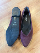 Ballerina Patrizia a punta in camoscio con scollo a V