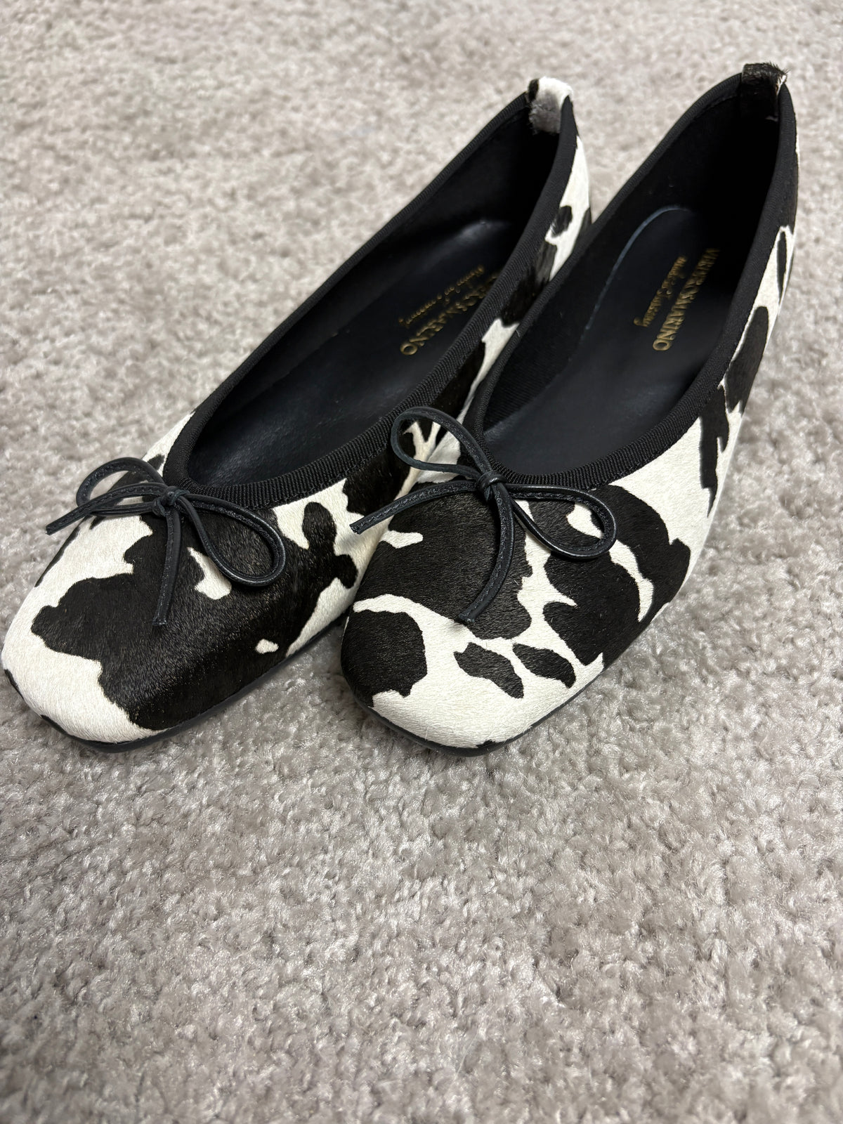 Ballerina in cavallino stampa mucca con fiocchetto in pelle