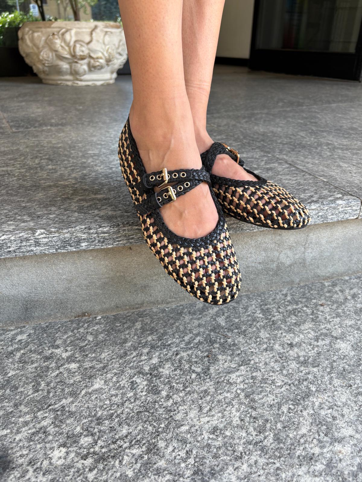 Ballerina intrecciata con doppio cinturino