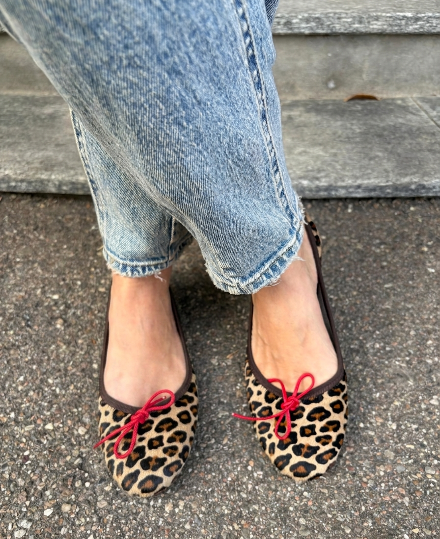 Spotted real fur ballerina flats
