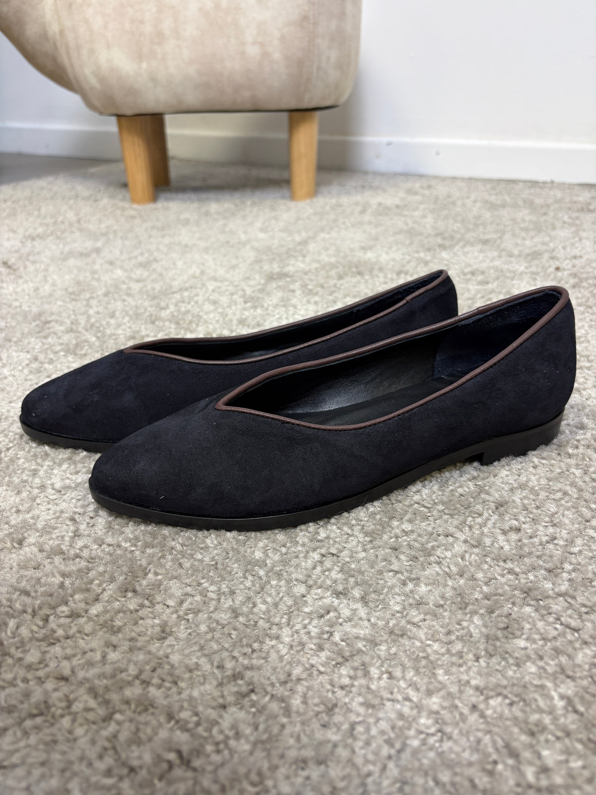 Ballerina Paola in pelle scamosciata bordeaux con bordo in pelle