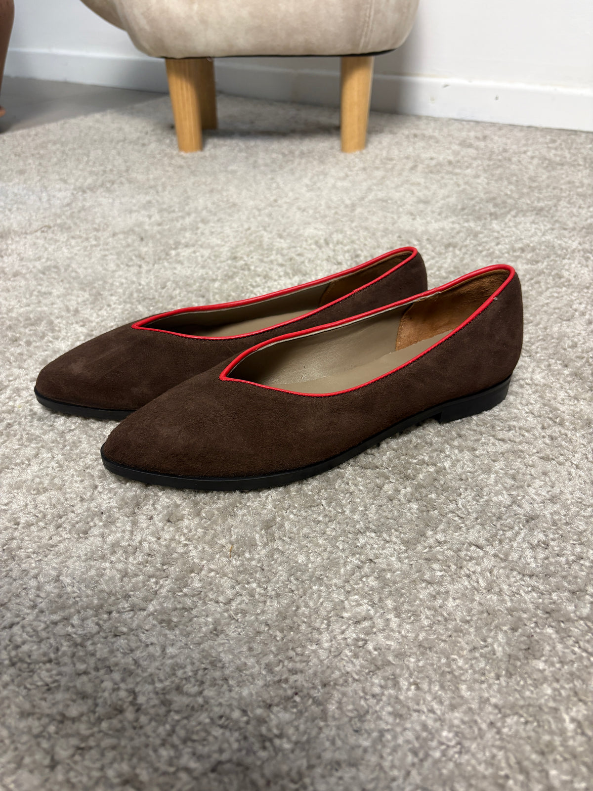 Ballerina Paola in pelle scamosciata bordeaux con bordo in pelle