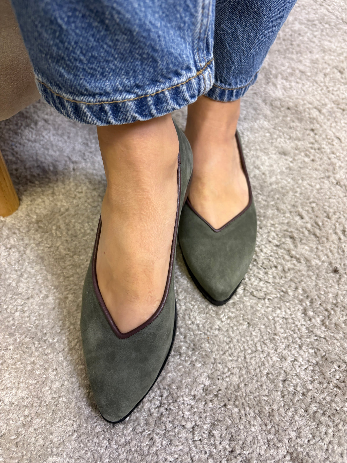 Ballerina Paola in pelle scamosciata bordeaux con bordo in pelle