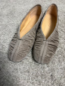 Ballerina in pelle scamosciata taupe effetto arricciato