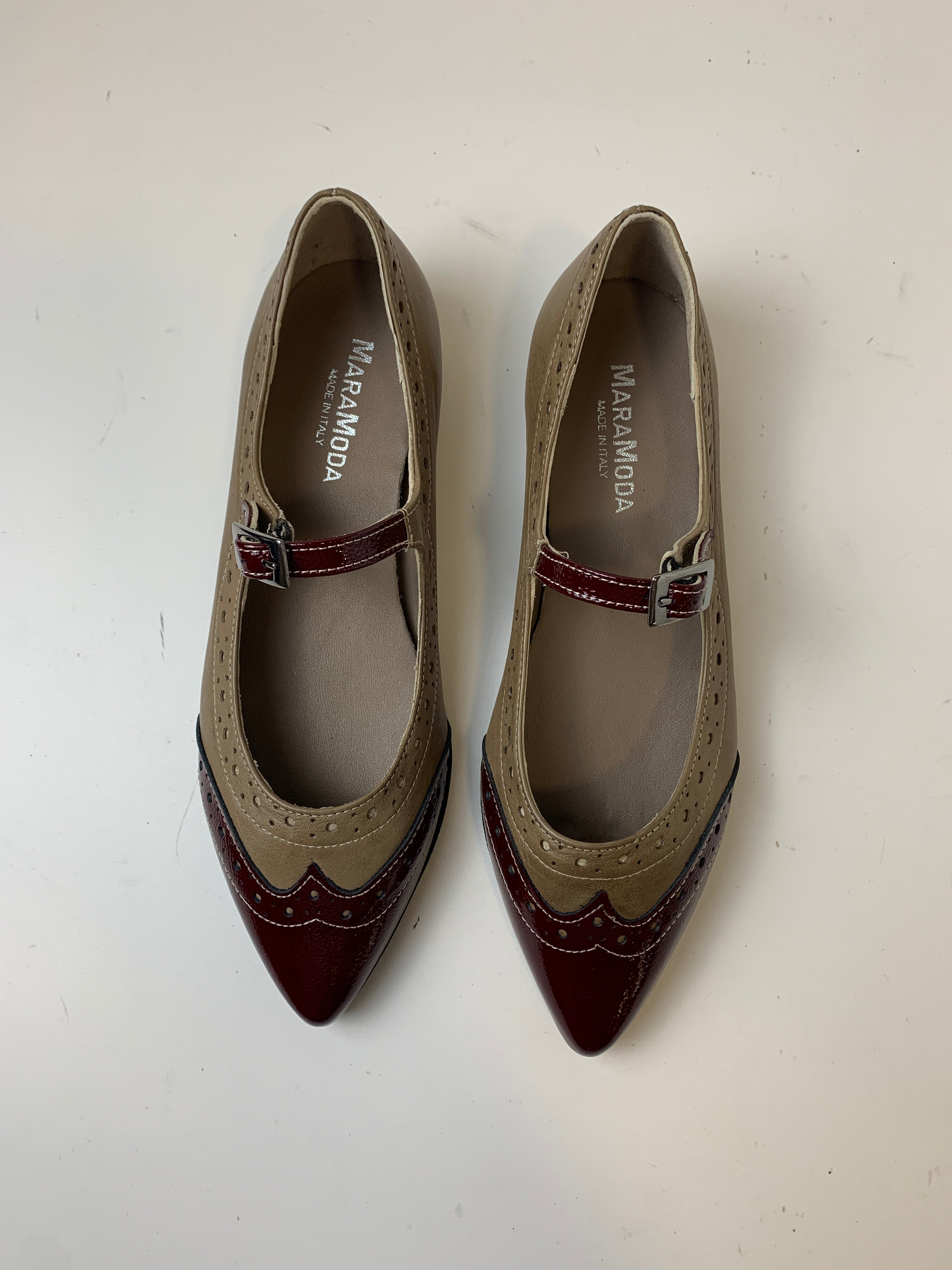 Ballerina Silvia in vernice beige e punta bordeaux