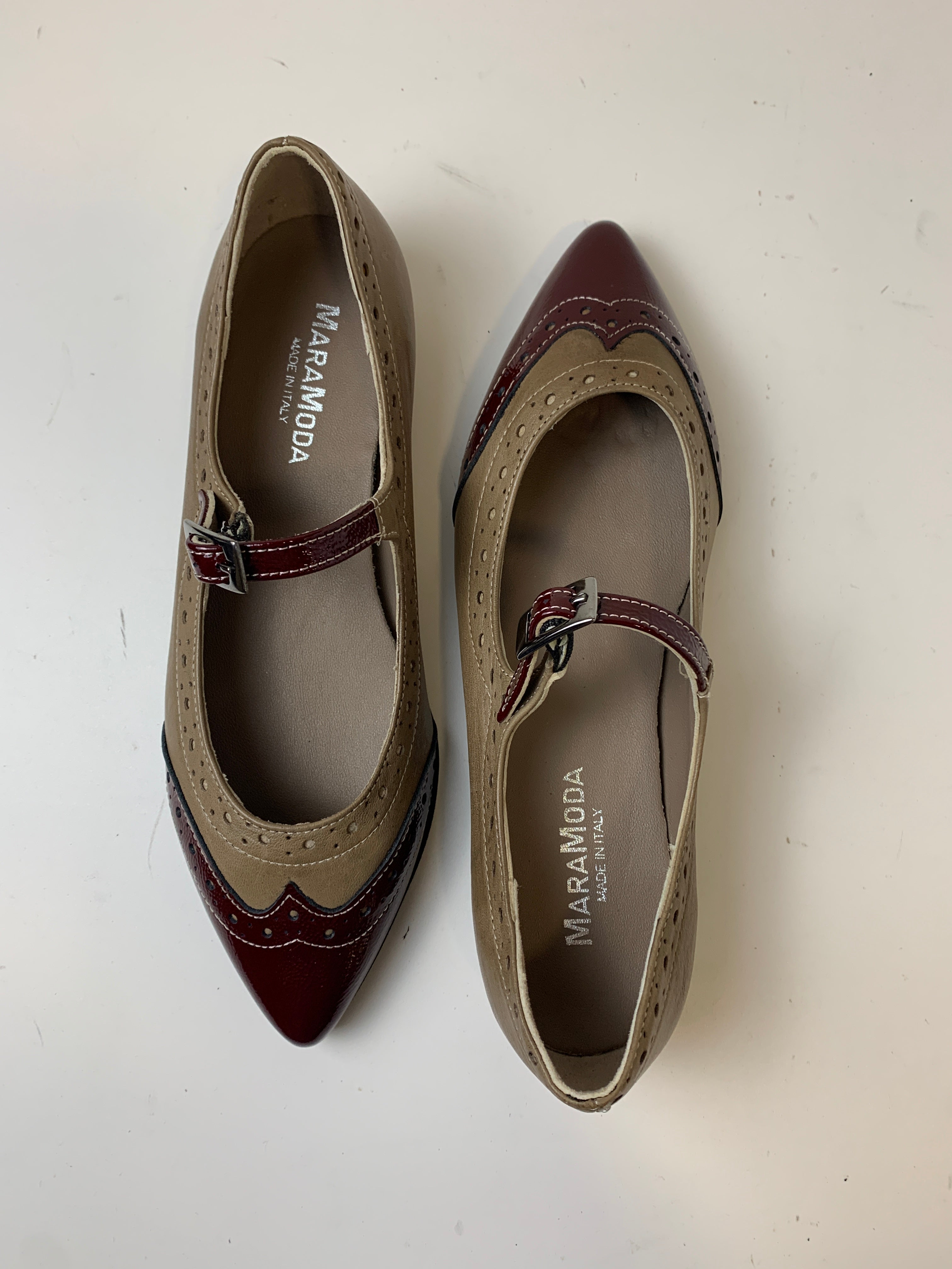 Ballerina Silvia in vernice beige e punta bordeaux