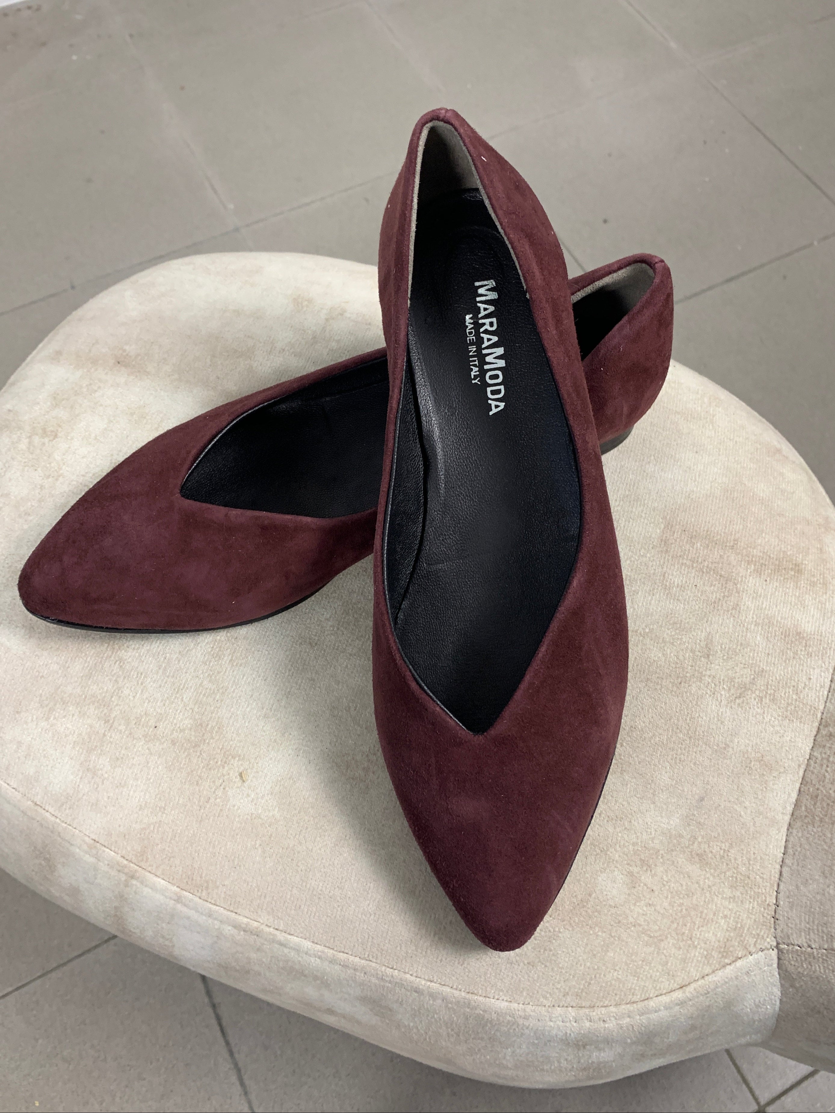Paola suede pointed ballet flats with V-cut vamp