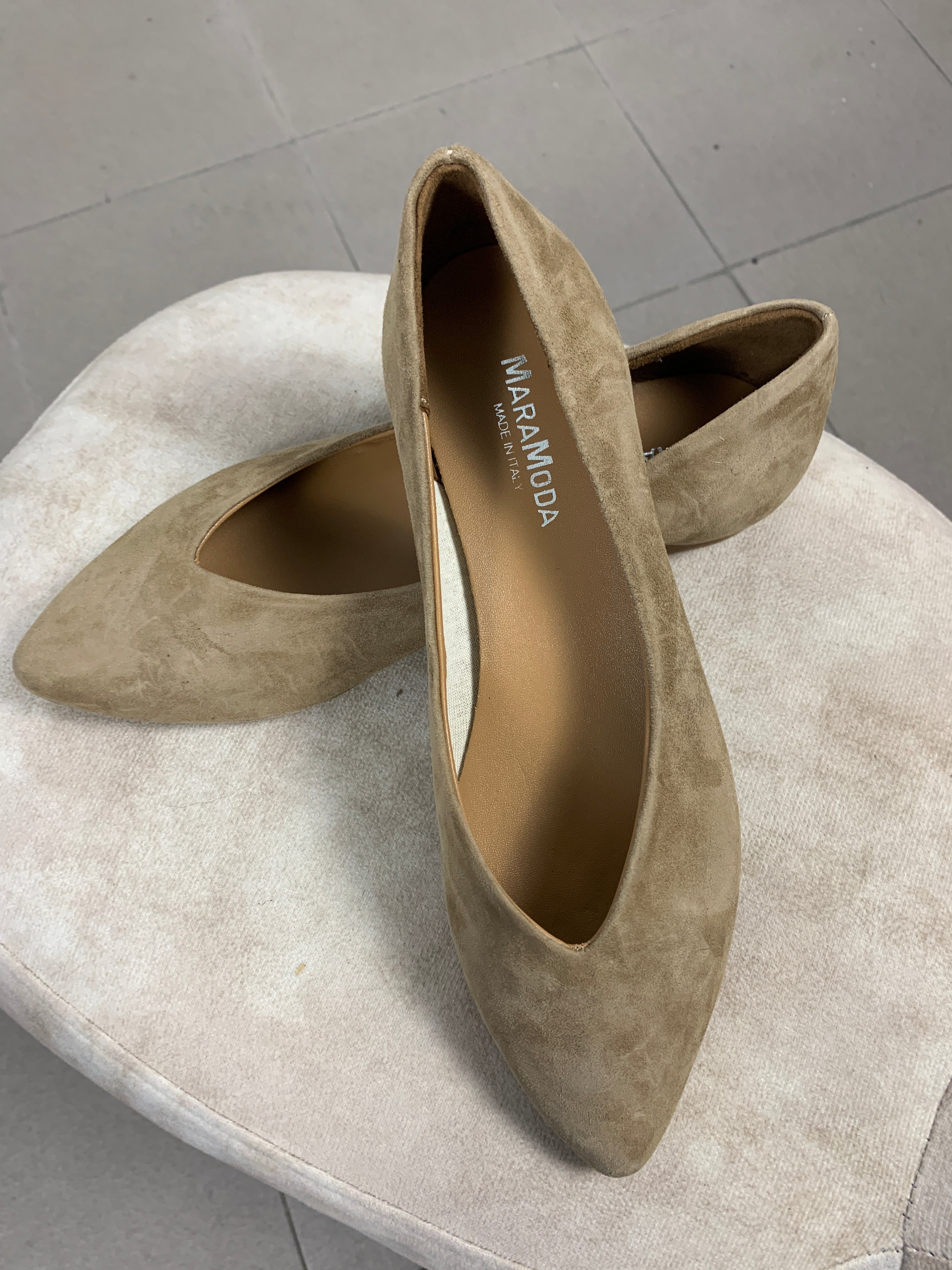 Paola suede pointed ballet flats with V-cut vamp