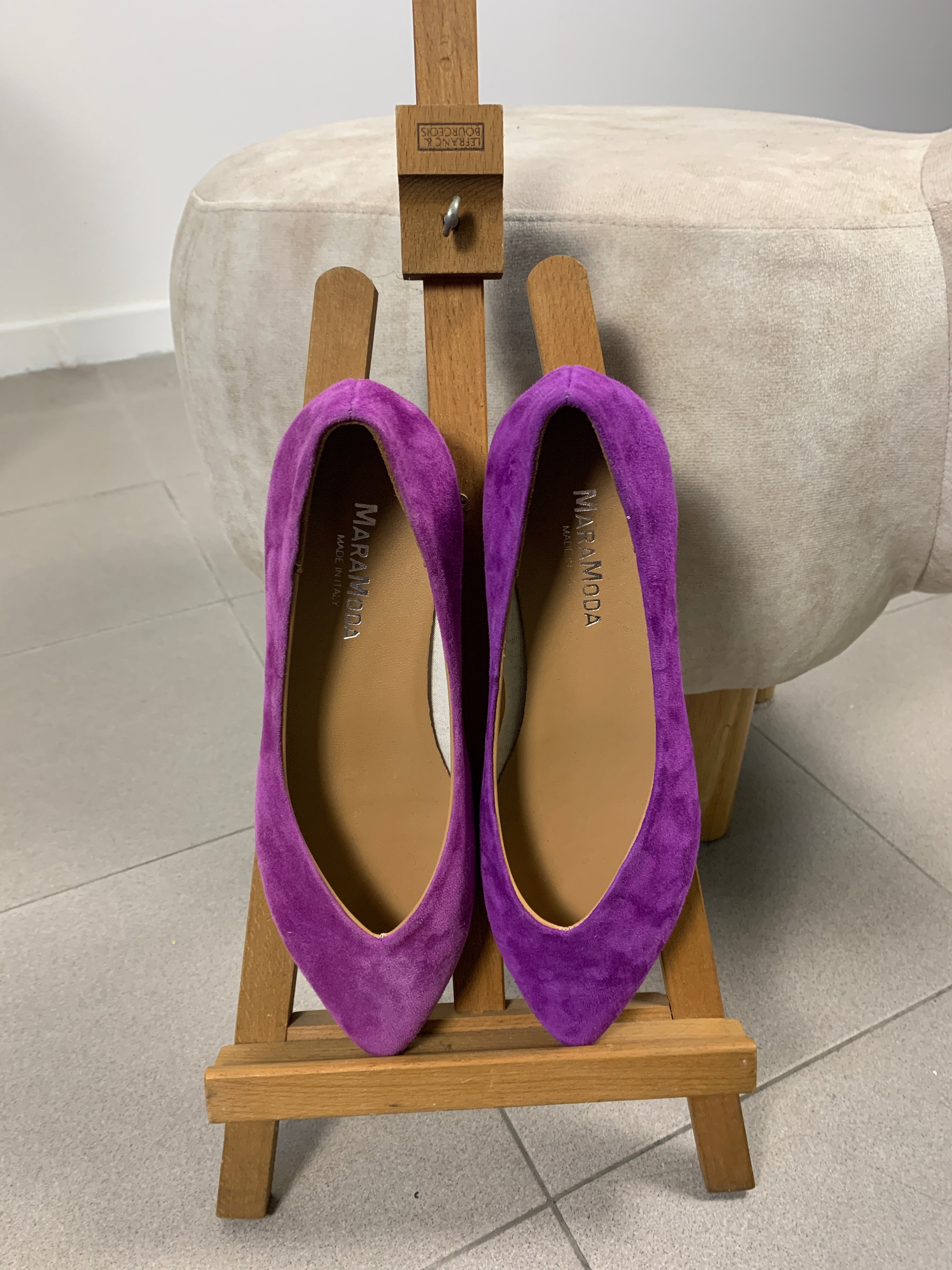 Paola suede pointed ballet flats with V-cut vamp