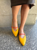 Ballerina Paola a punta in pelle con cinturino
