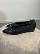 Ballerina Paola a punta in pelle con borchie