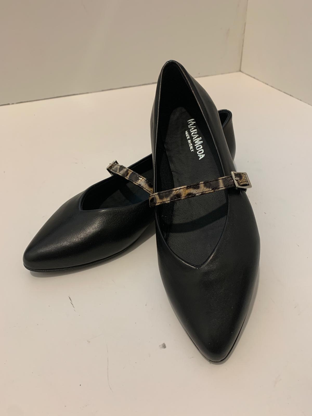 Ballerina Paola a punta in pelle con cinturino maculato