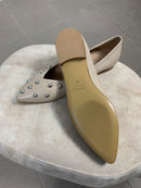 Ballerina Paola a punta in pelle con borchie