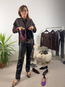 Ballerina Patrizia a punta in camoscio con scollo a V