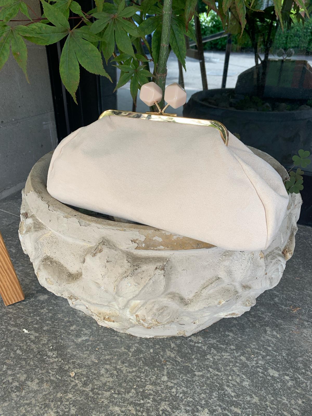 Borsa a mano in alcantara effetto camoscio