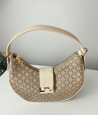 Borsa a mezzaluna Nero Giardini con logo NG