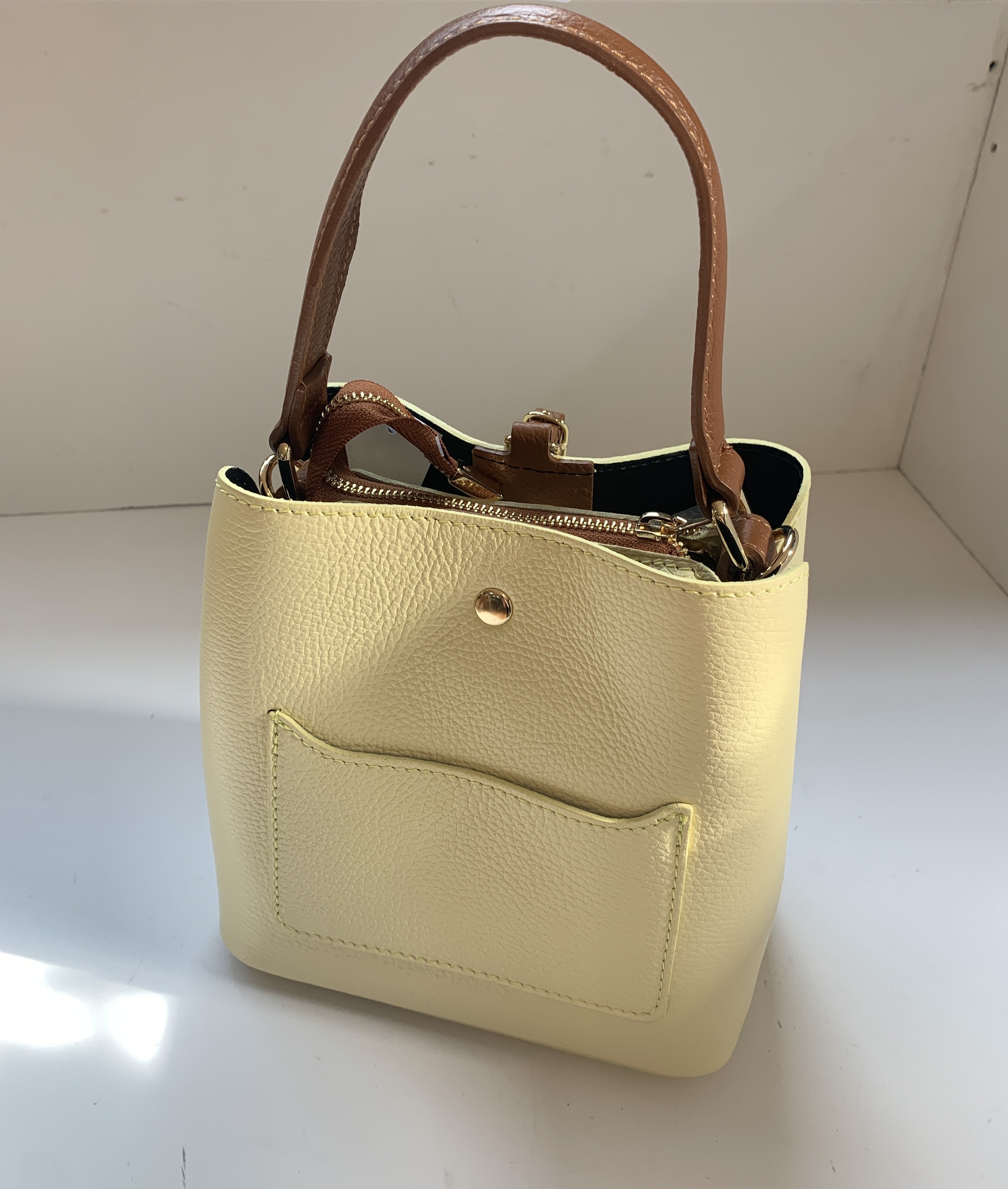 Orange peel effect leather handbag and shoulder bag