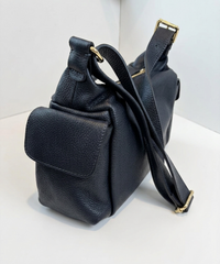 Orange peel effect bag with adjustable handle