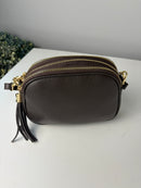 Borsa artigianale in pelle di camoscio e pelle di buccia d'arancia