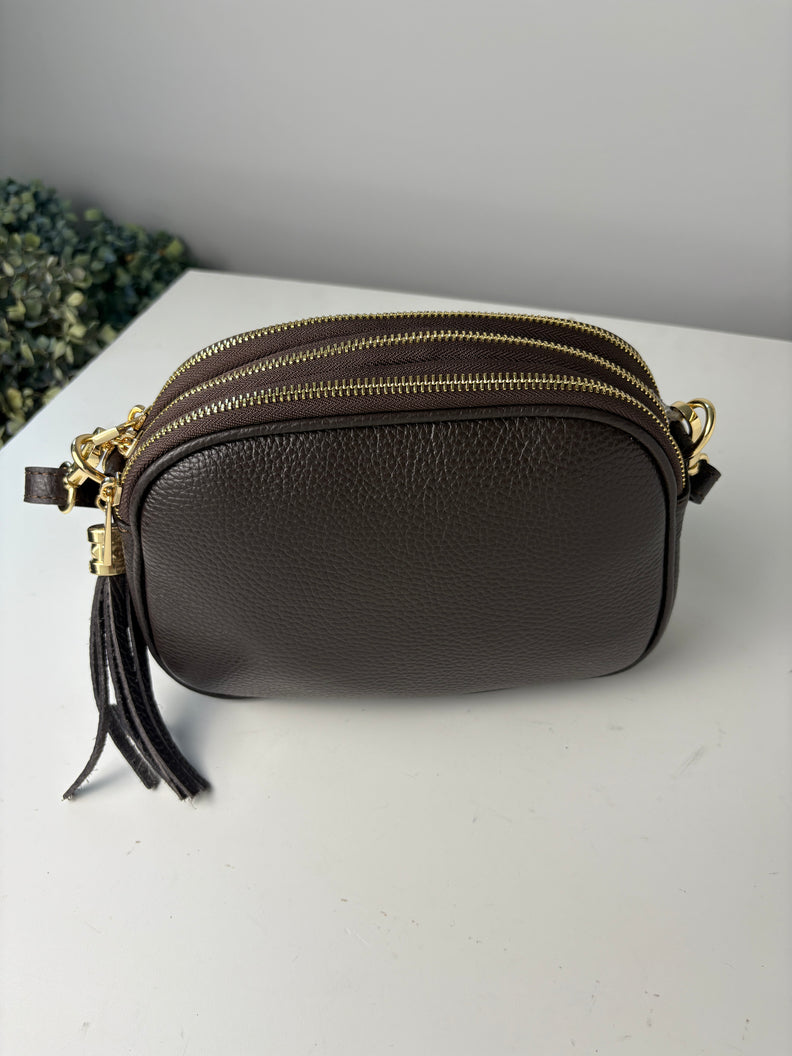 Borsa artigianale in pelle di camoscio e pelle di buccia d'arancia