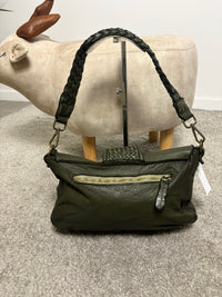 Borsa in pelle verde militare con manico intrecciato