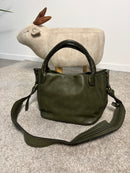 Borsa in pelle verde da spalla e a mano