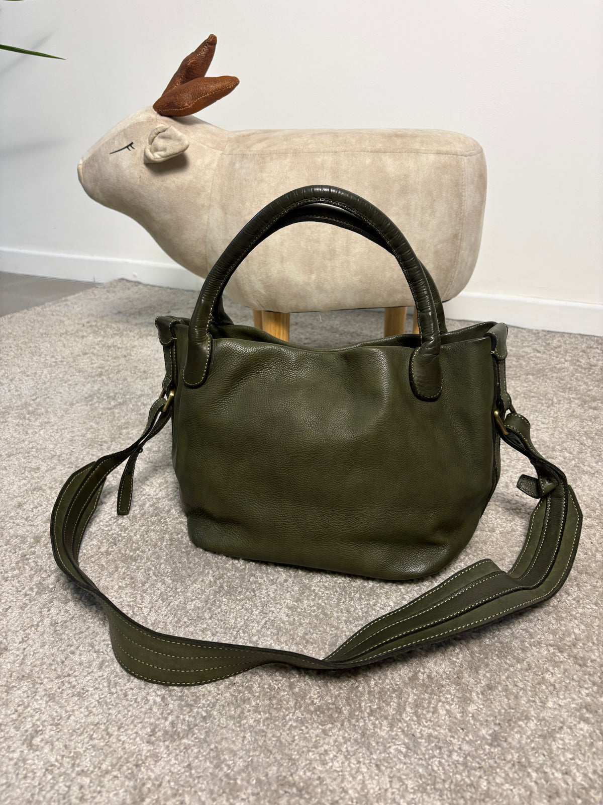 Borsa in pelle verde da spalla e a mano