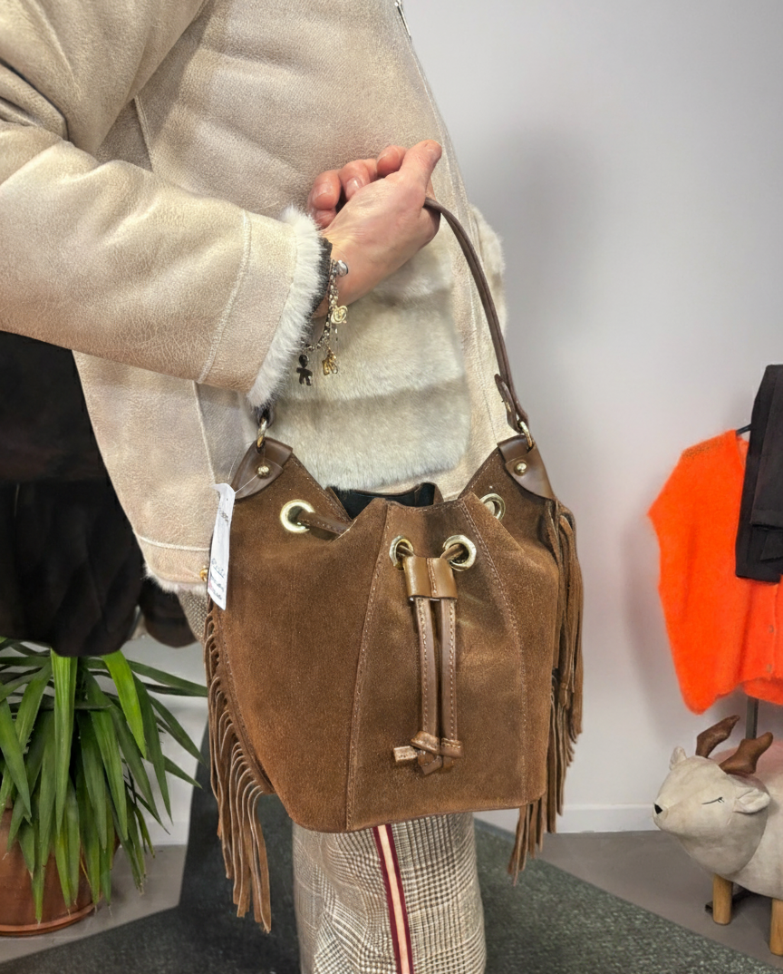 Borsa a Secchiello “Boho Chic” in pelle scamosciata con frange