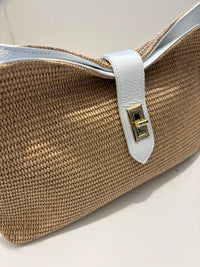 Borsa a spalla intrecciata con manici in pelle e tracolla