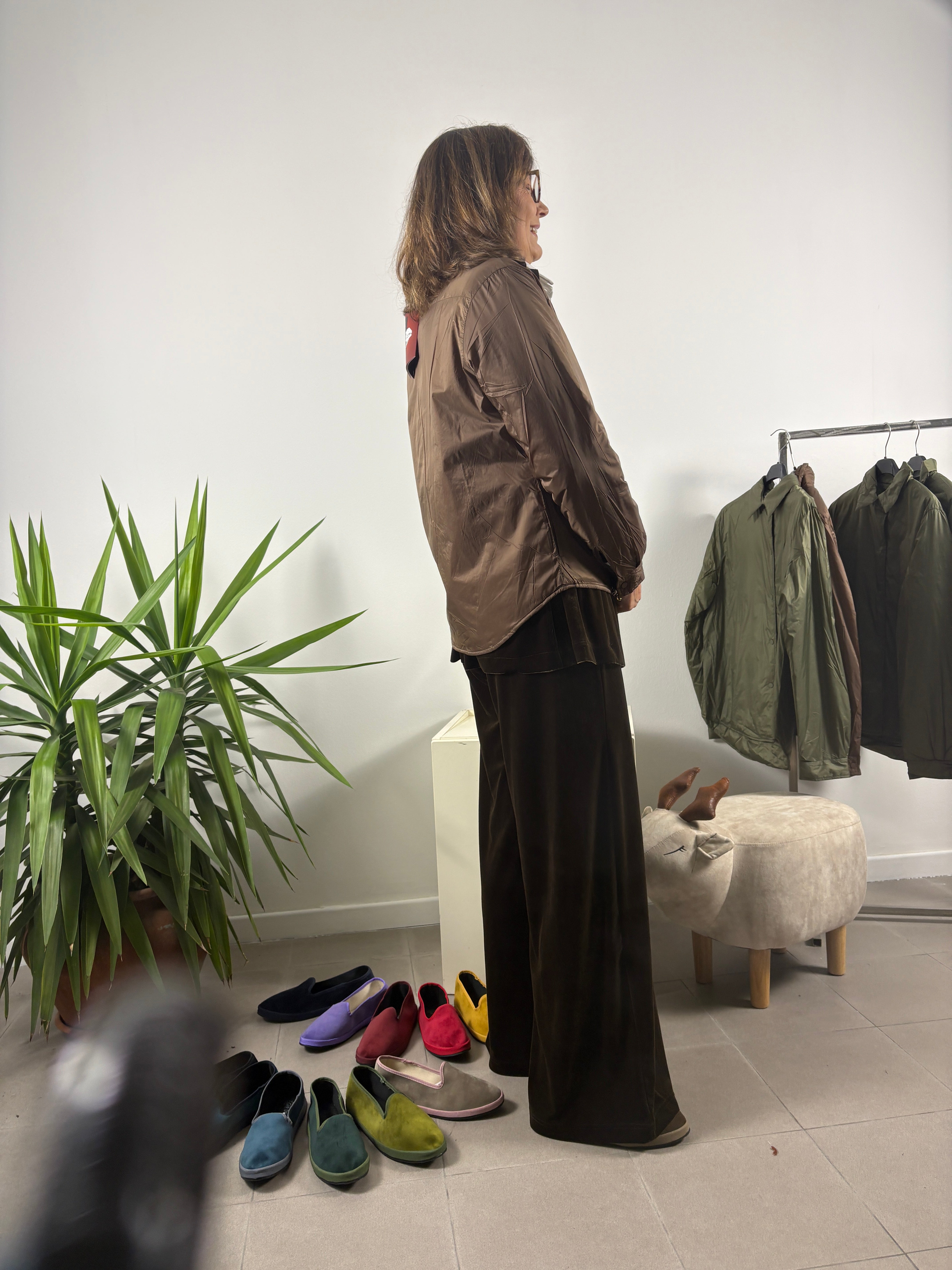 Camicia imbottita con bottoni automatici, tasche e colletto