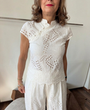 Camicia in sangallo con chiusura stile giapponese