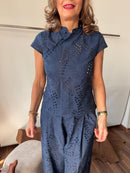 Camicia in sangallo con chiusura stile giapponese