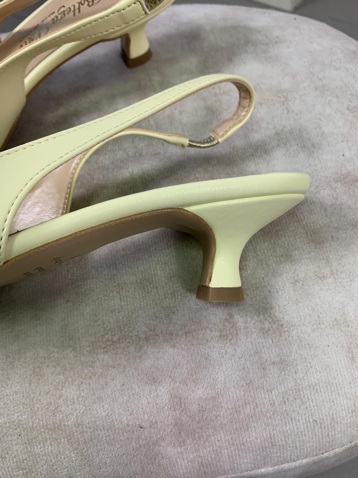 Chanel slingback in ecopelle giallo burro con fiocchetto