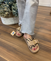 Ciabatta brown africana con velcro e rafia