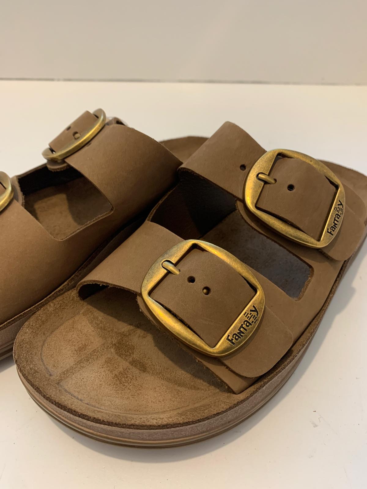 Tobacco sandals with double adjustable strap