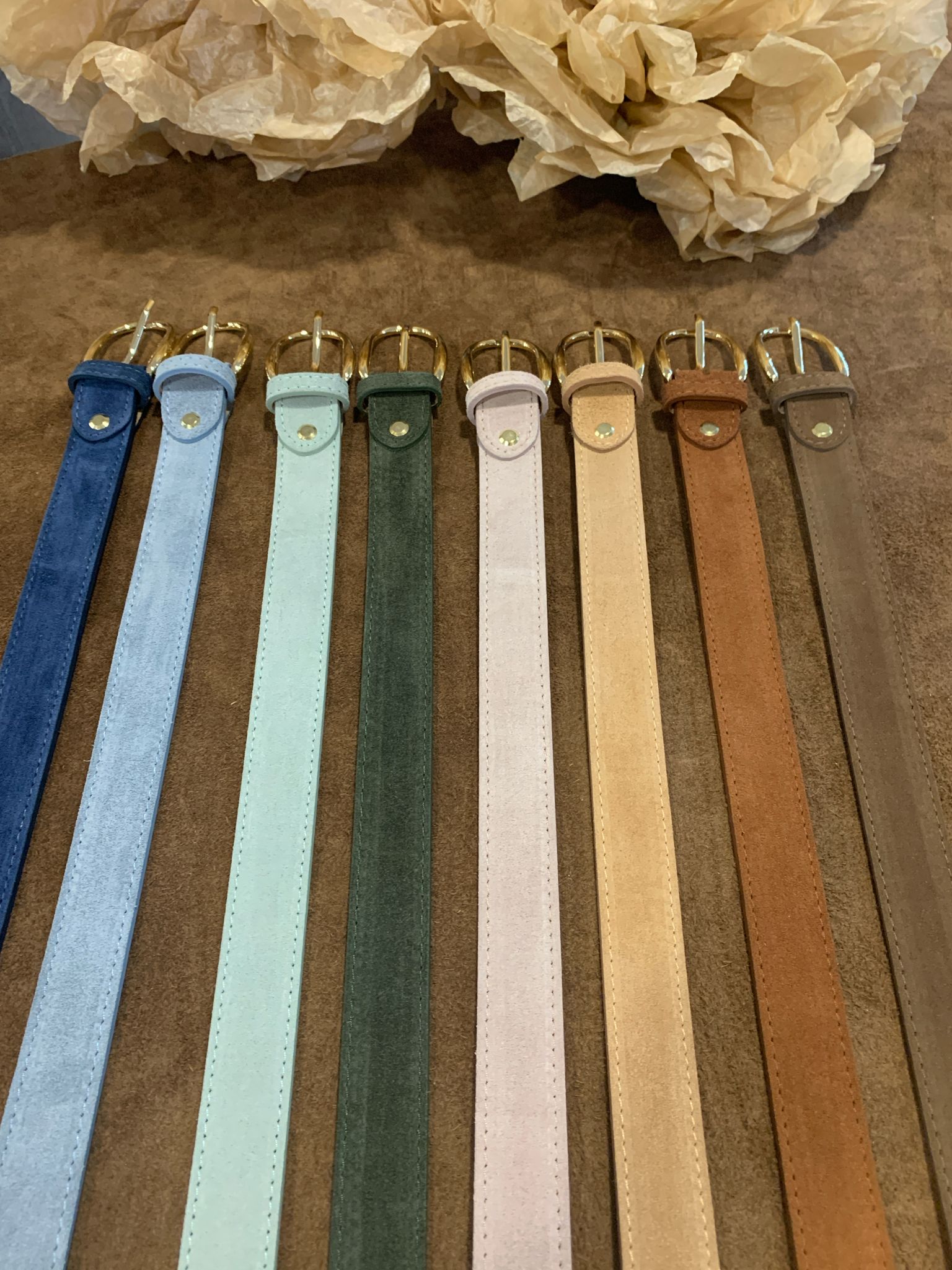 Cintura in pelle camoscio con fibbia oro