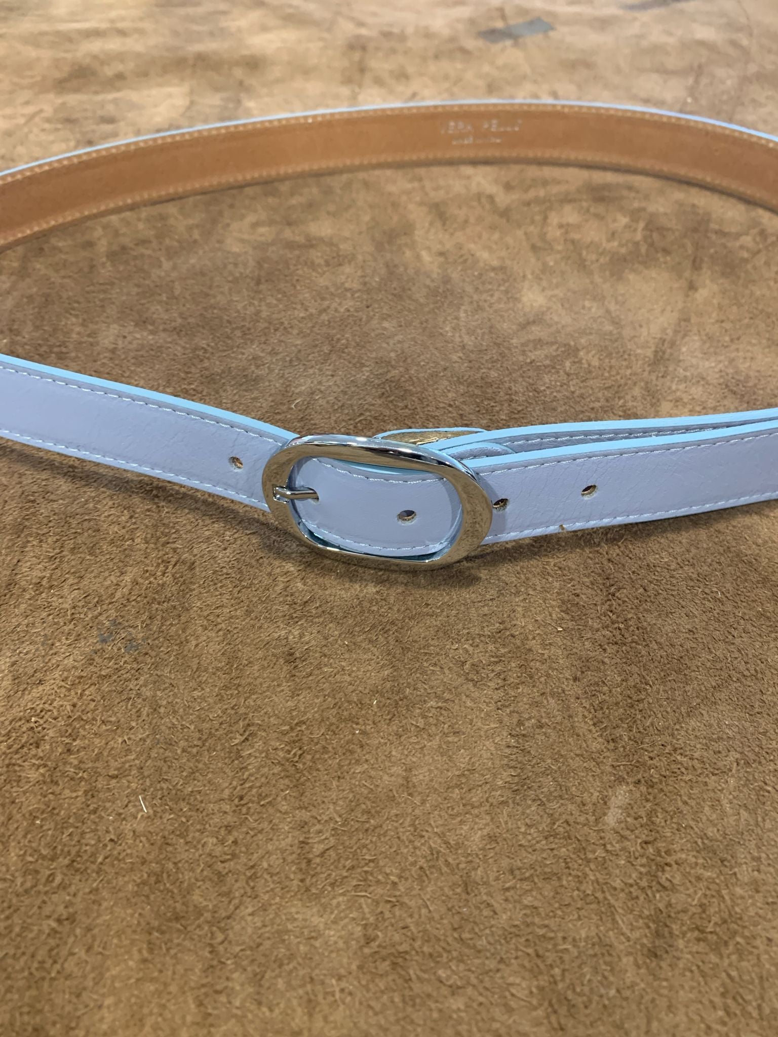 Cintura in pelle liscia con fibbia argento