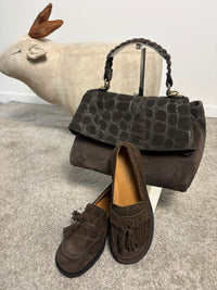 Borsa in pelle scamosciata testa di moro con patta stampa cocco
