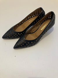 Décolleté nera laserata in nappa con scollo a V