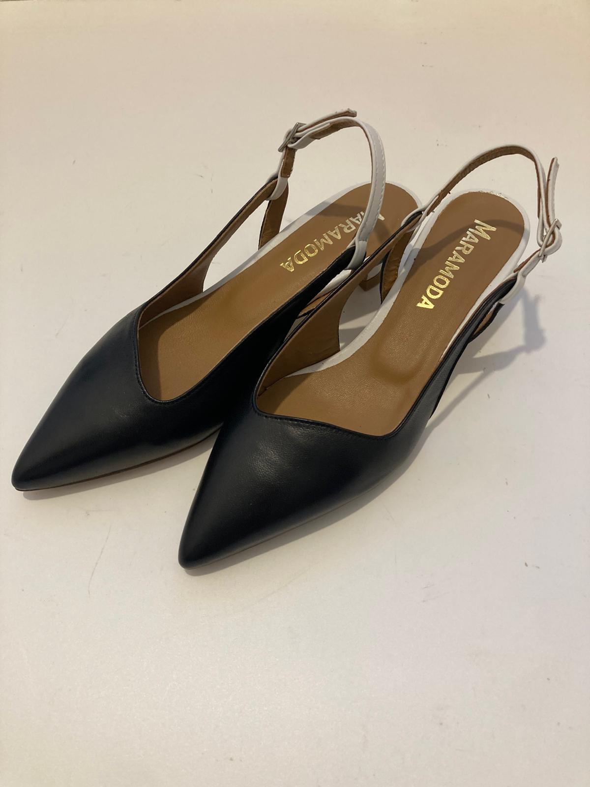 Slingback nera in nappa con cinturino off white