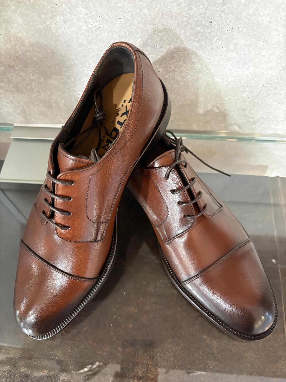 Derby uomo Exton in vitello spazzolato color legno